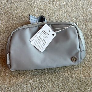 Lululemon Everywhere Belt Bag - grey